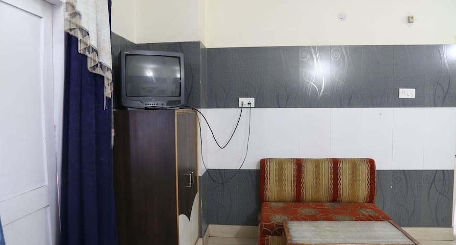 Hotel Agastya, Katra 5